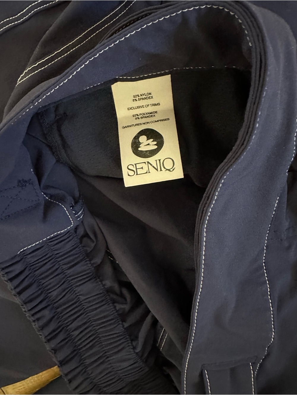 Like New Seniq Trailmix Hiking Pant size Medium - Picture 7 of 8